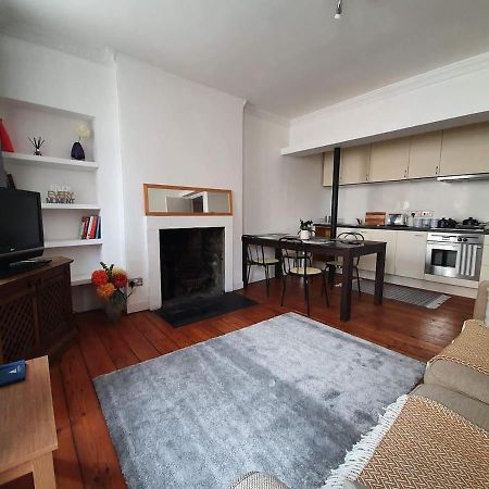 אדינבורו Lovely 2 Bedroom Flat In The Heart Of The City מראה חיצוני תמונה