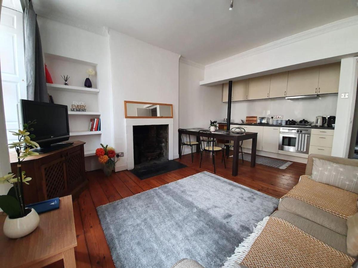 אדינבורו Lovely 2 Bedroom Flat In The Heart Of The City מראה חיצוני תמונה