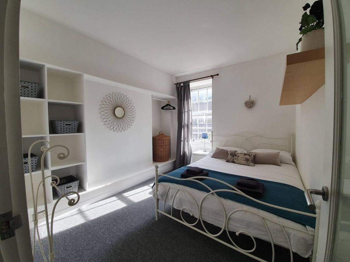 אדינבורו Lovely 2 Bedroom Flat In The Heart Of The City מראה חיצוני תמונה